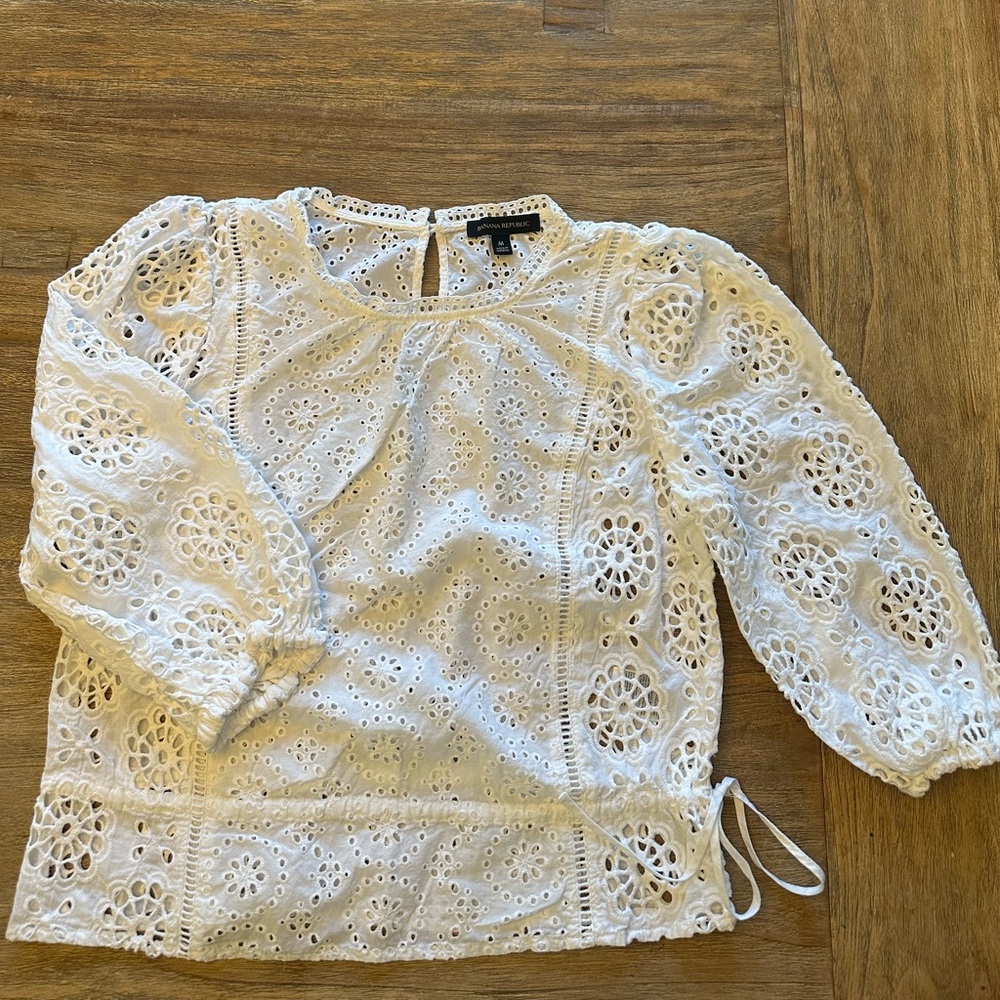 Banana Republic White Eyelet Blouse Size Medium | Side Tie Back Button